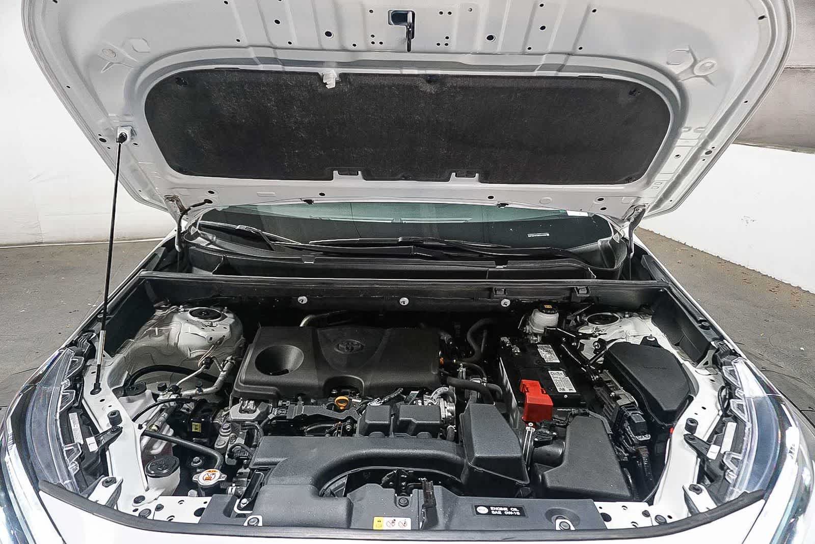 Toyota RAV4 XLE 2024