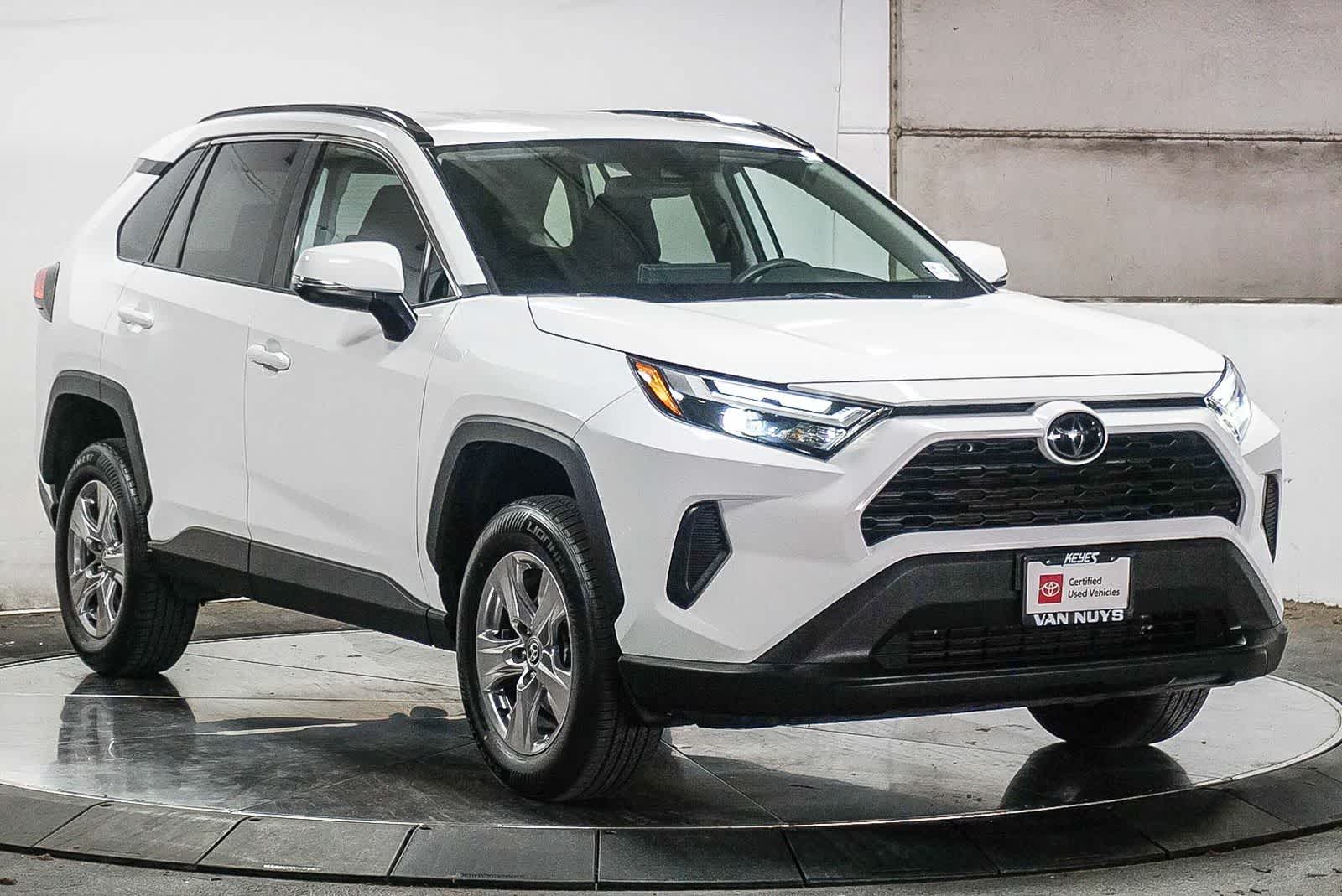 Toyota RAV4 XLE 2024