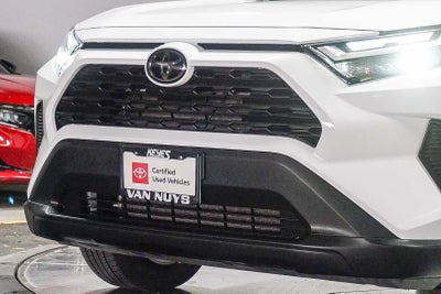 Toyota RAV4 XLE 2024
