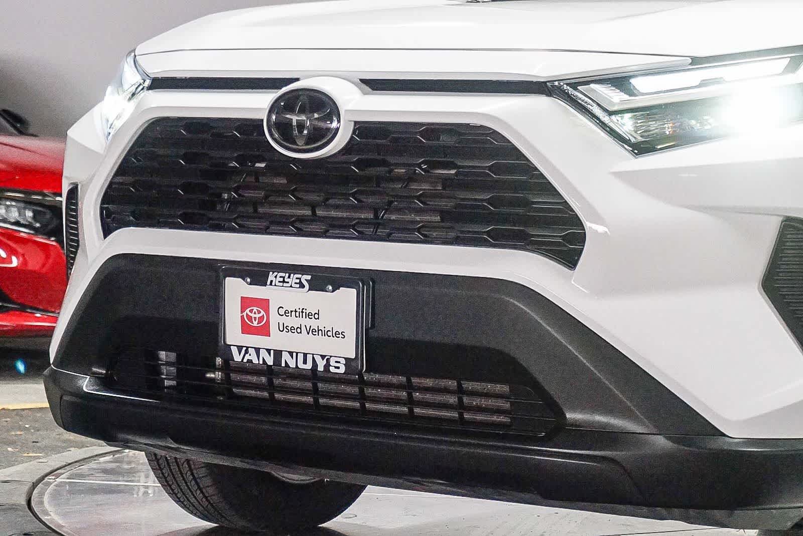 Toyota RAV4 XLE 2024