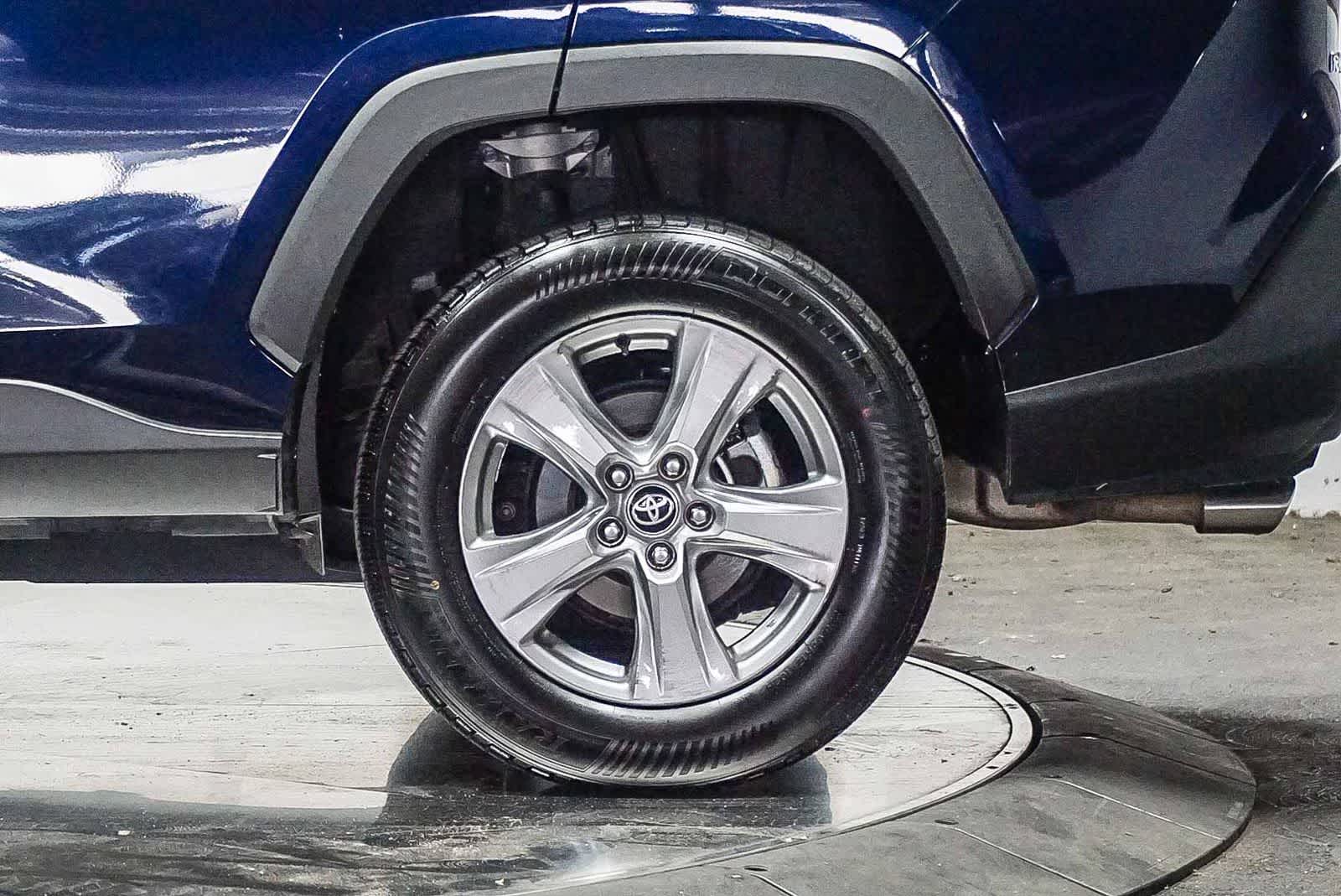 Toyota RAV4 XLE 2024
