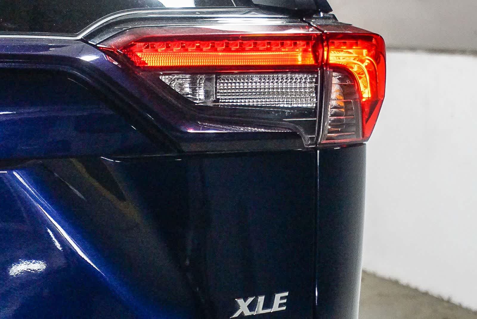 Toyota RAV4 XLE 2024