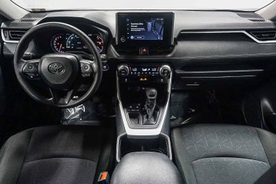 Toyota RAV4 XLE 2024