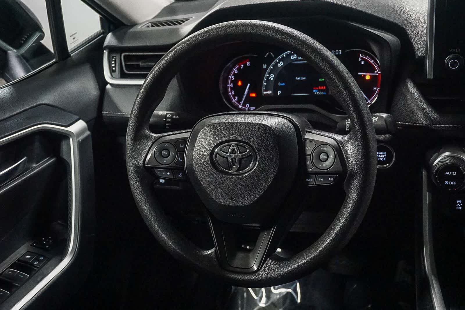 Toyota RAV4 XLE 2024