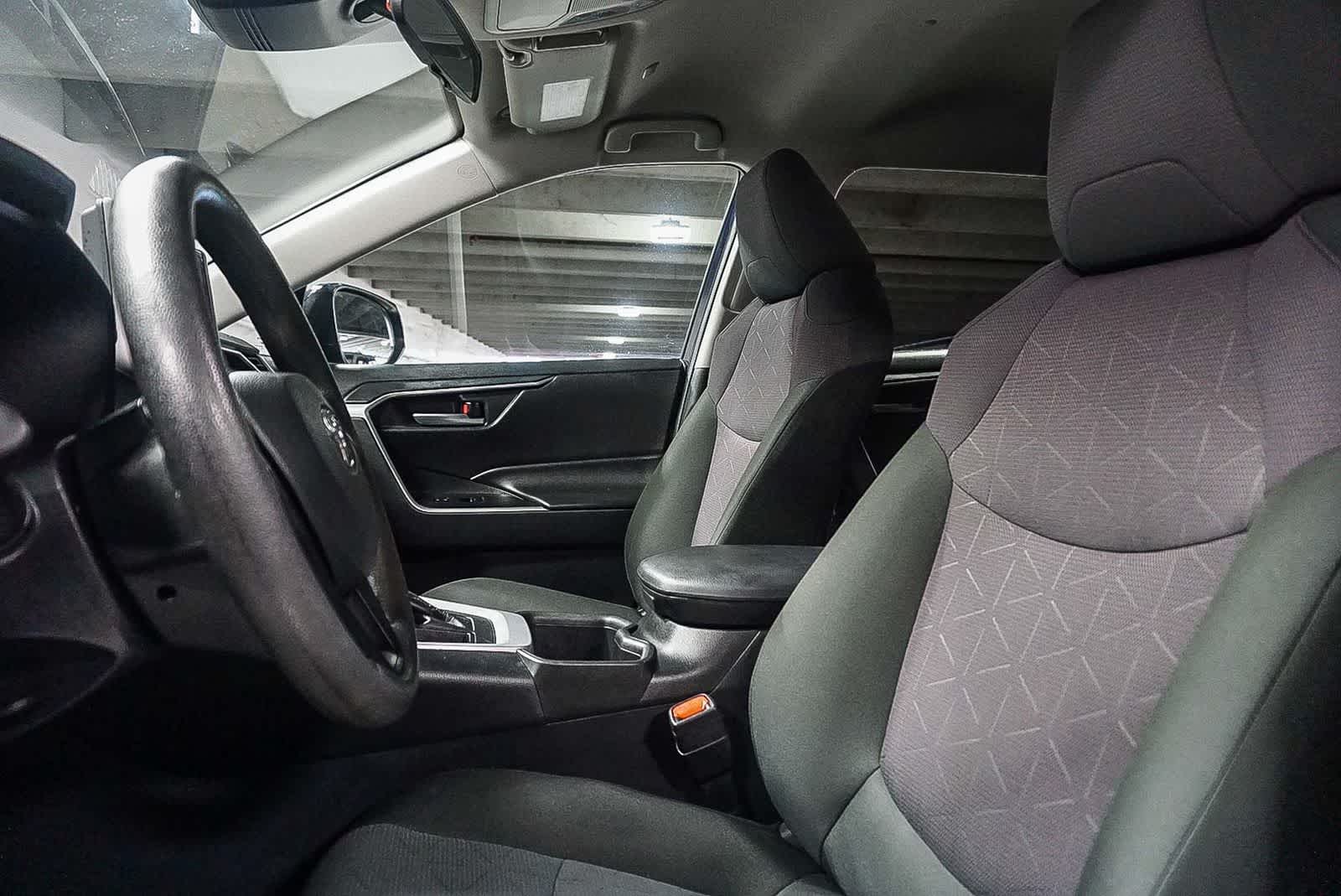 Toyota RAV4 XLE 2024