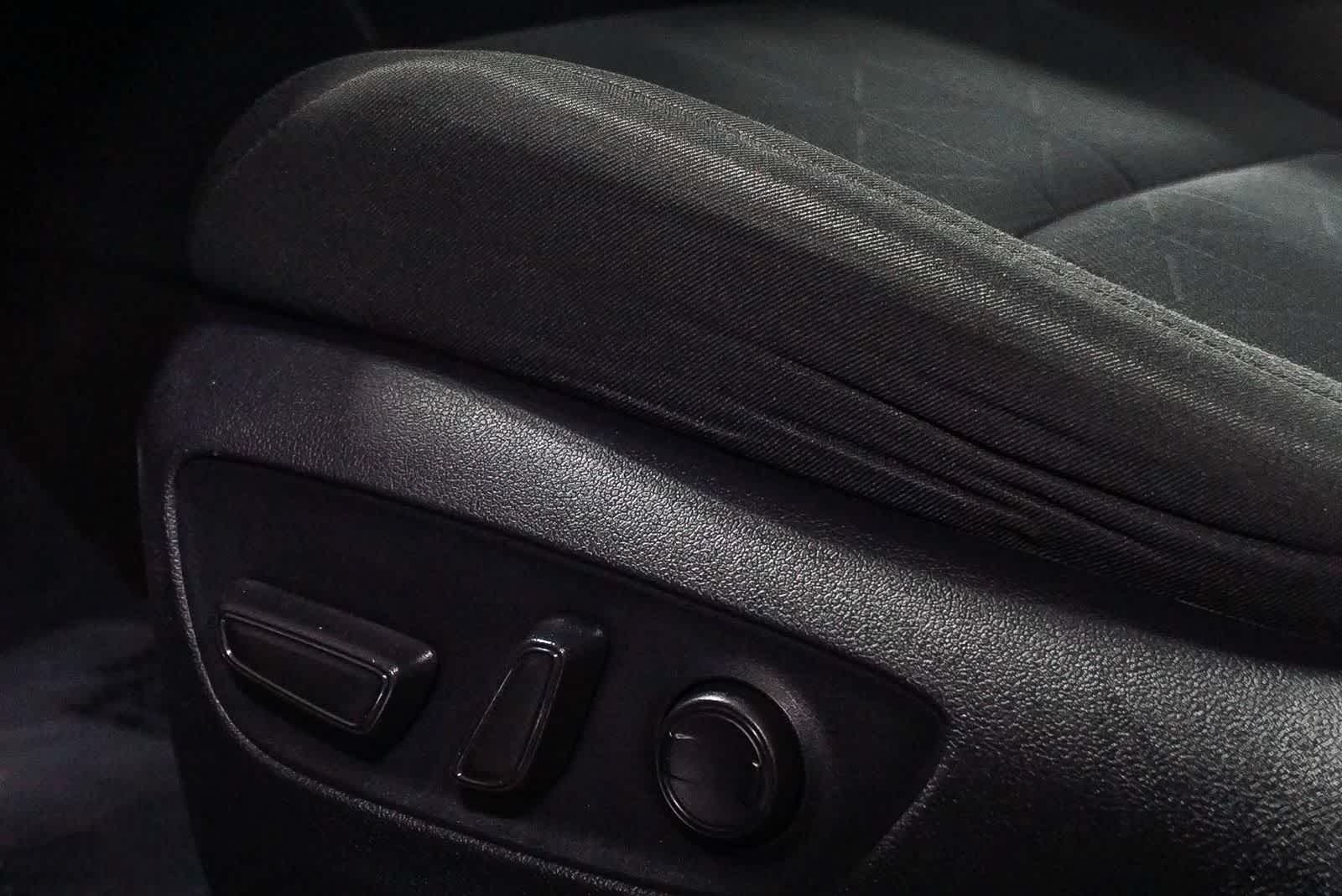Toyota RAV4 XLE 2024