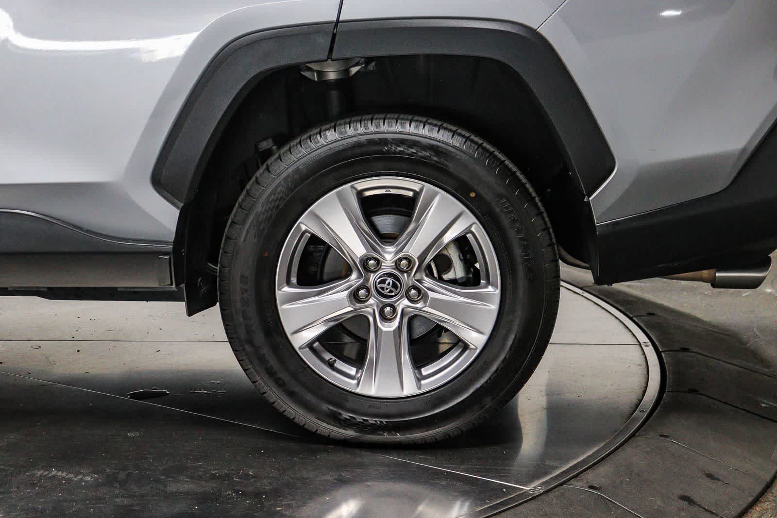 Toyota RAV4 XLE 2024