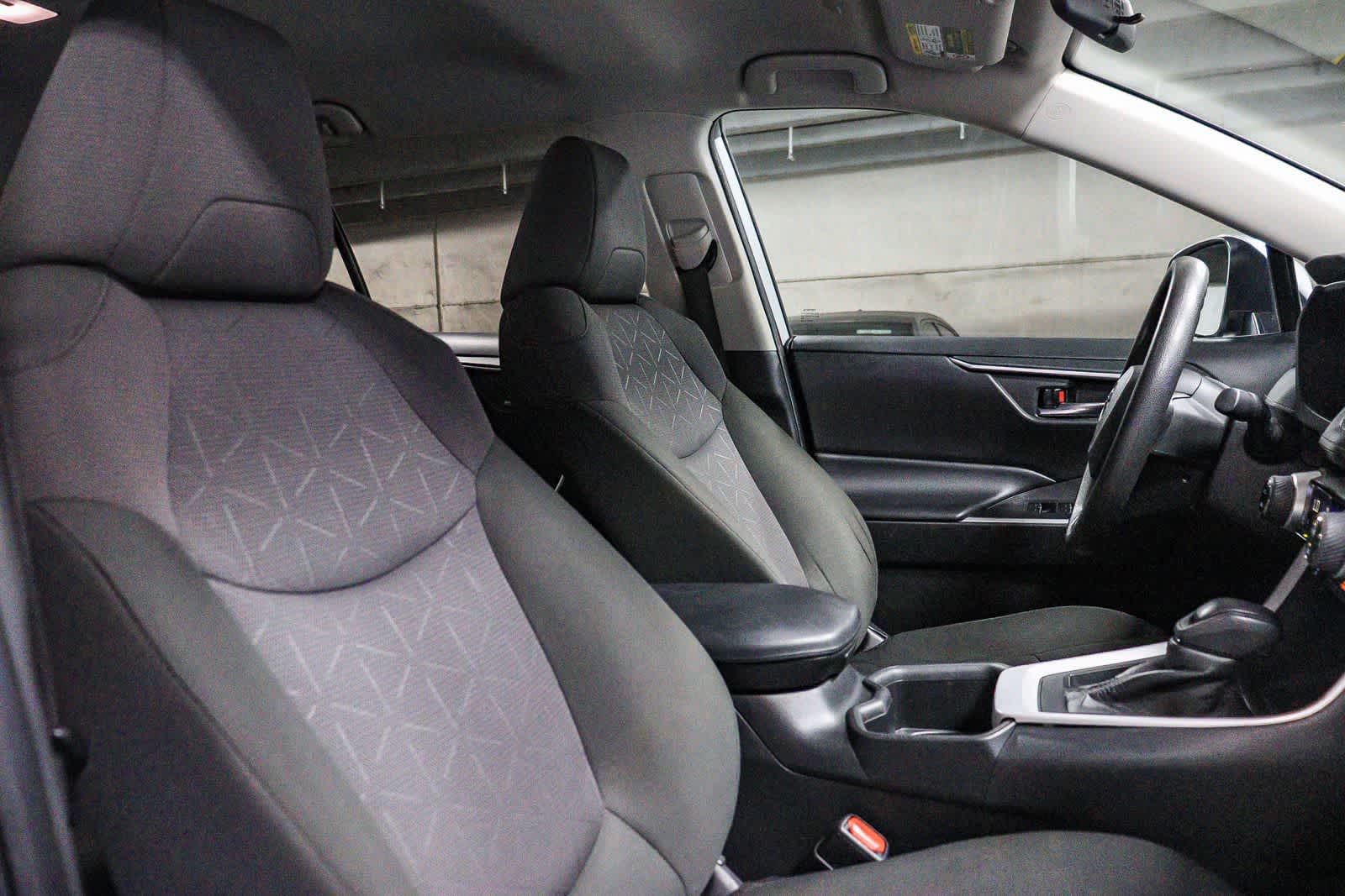 Toyota RAV4 XLE 2024