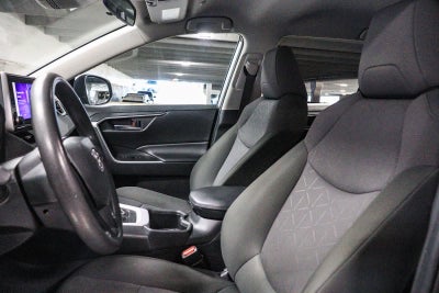 Toyota RAV4 XLE 2024