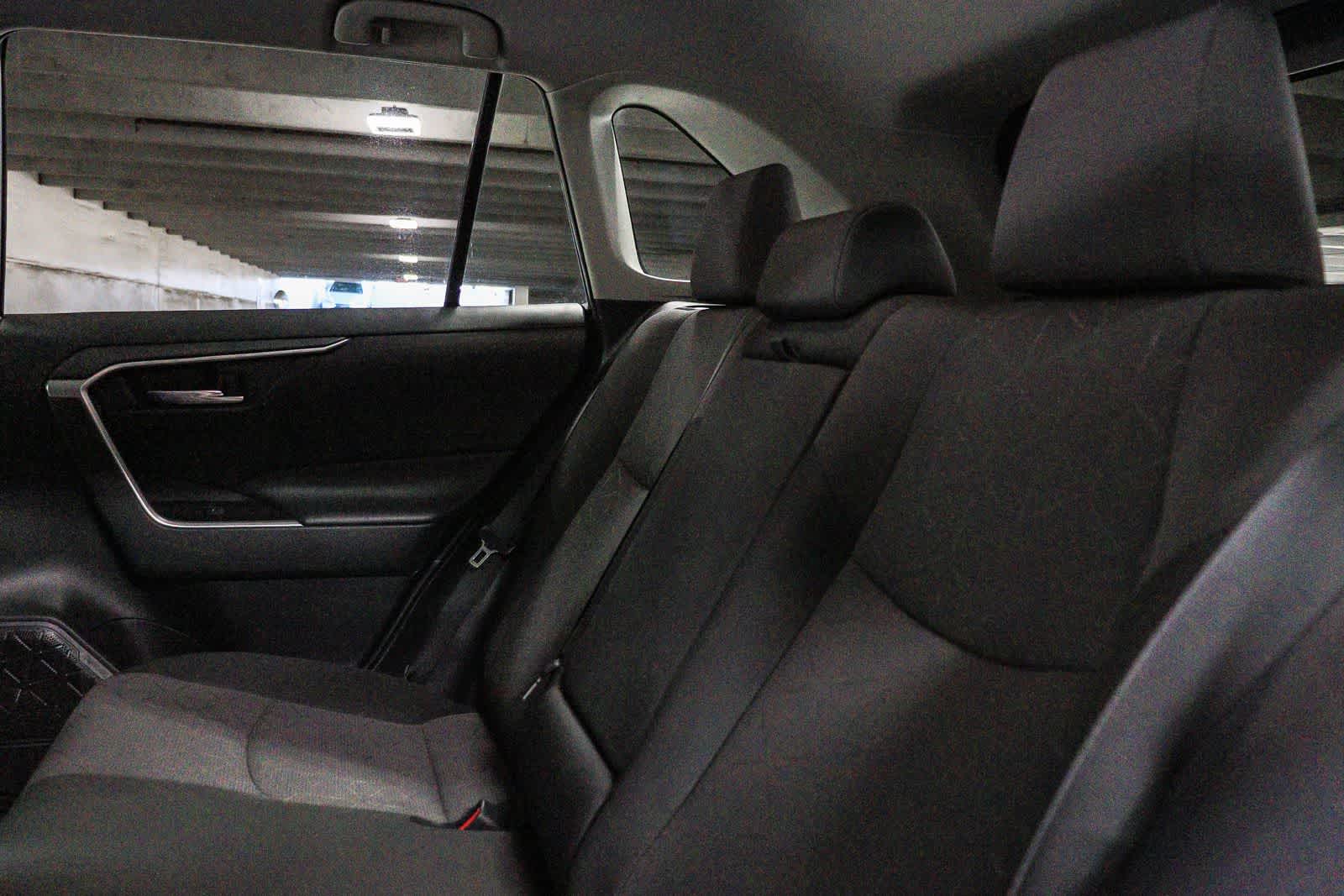 Toyota RAV4 XLE 2024