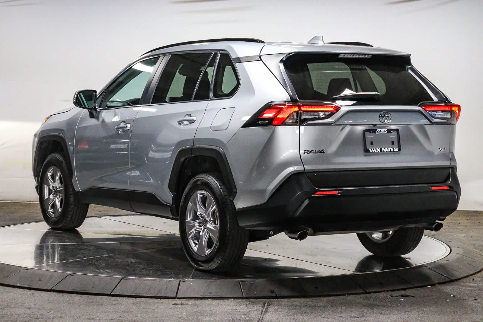 Toyota RAV4 XLE 2024