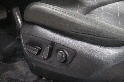 Toyota RAV4 XLE 2024