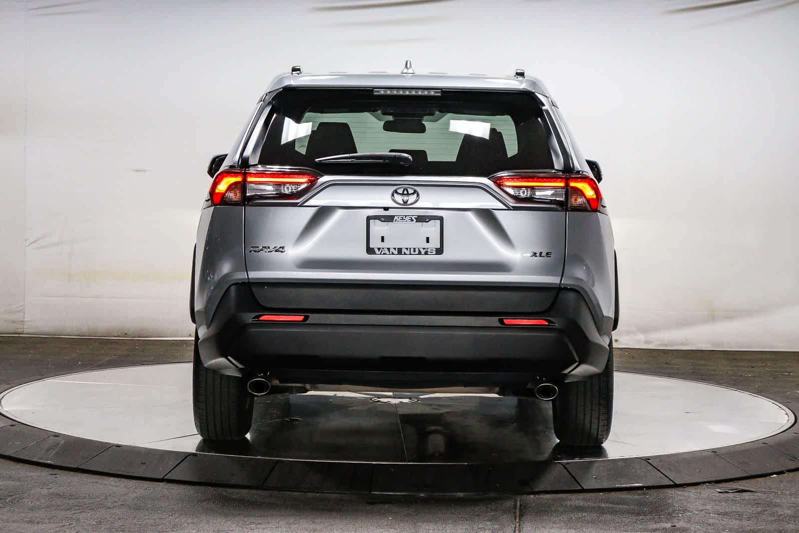 Toyota RAV4 XLE 2024