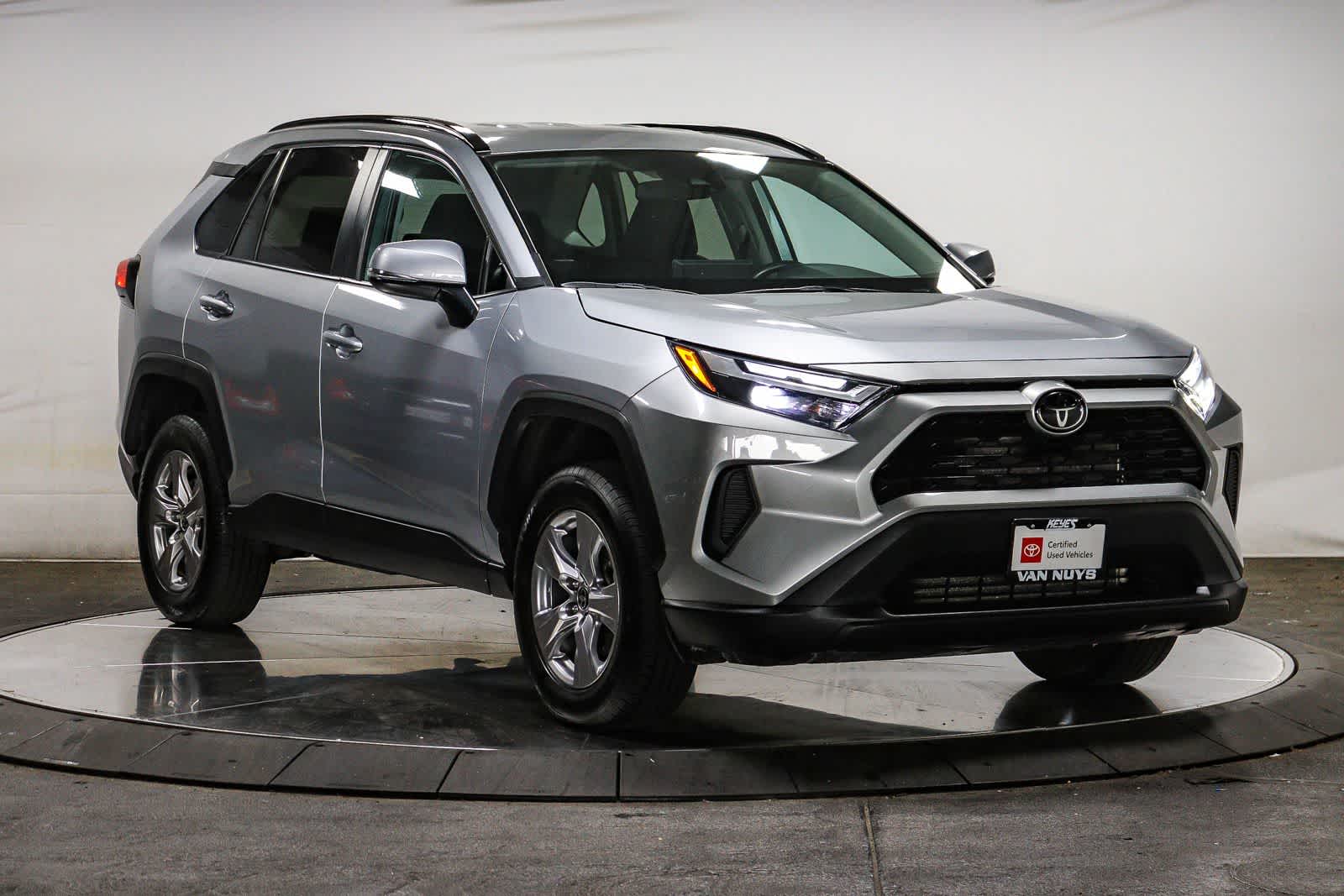 Toyota RAV4 XLE 2024