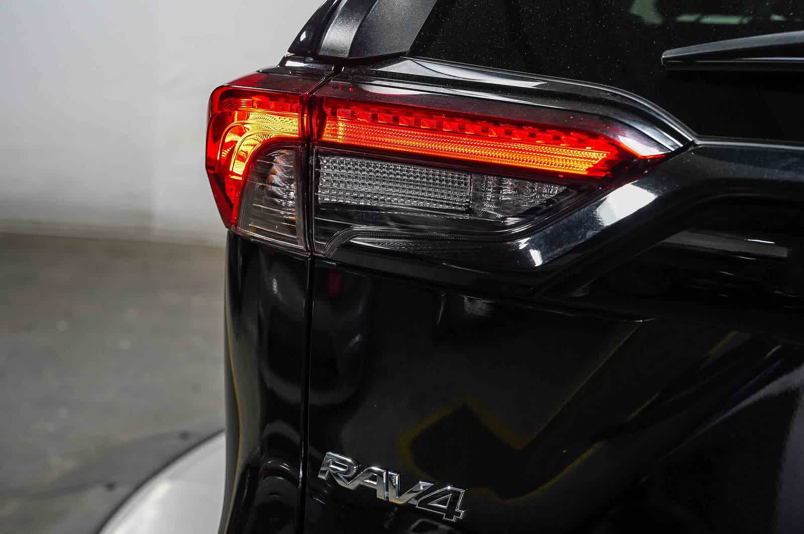 Toyota RAV4 XLE 2024