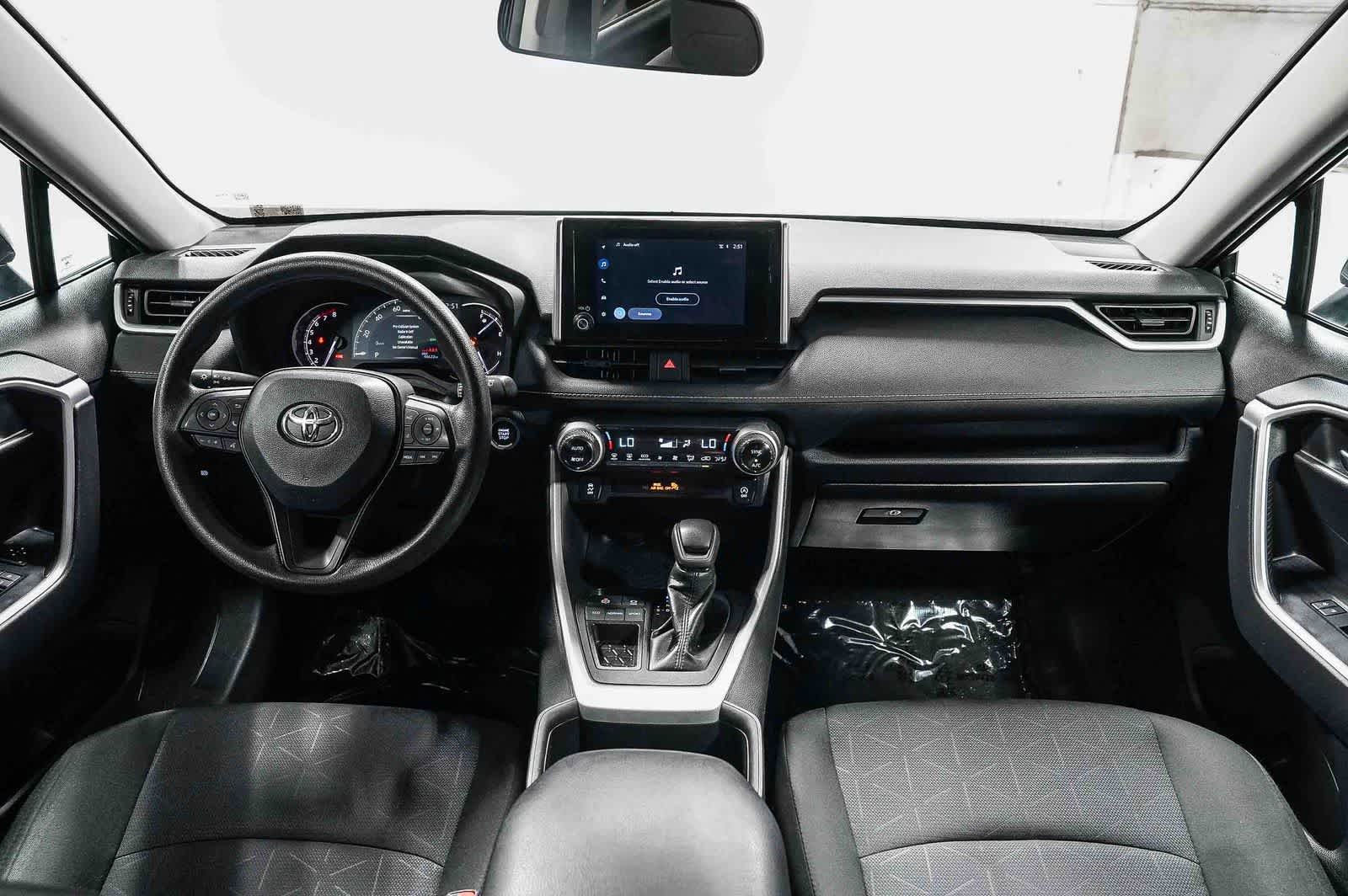 Toyota RAV4 XLE 2024