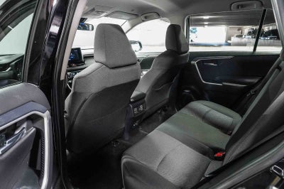 Toyota RAV4 XLE 2024