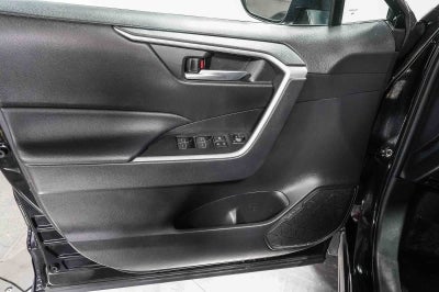 Toyota RAV4 XLE 2024