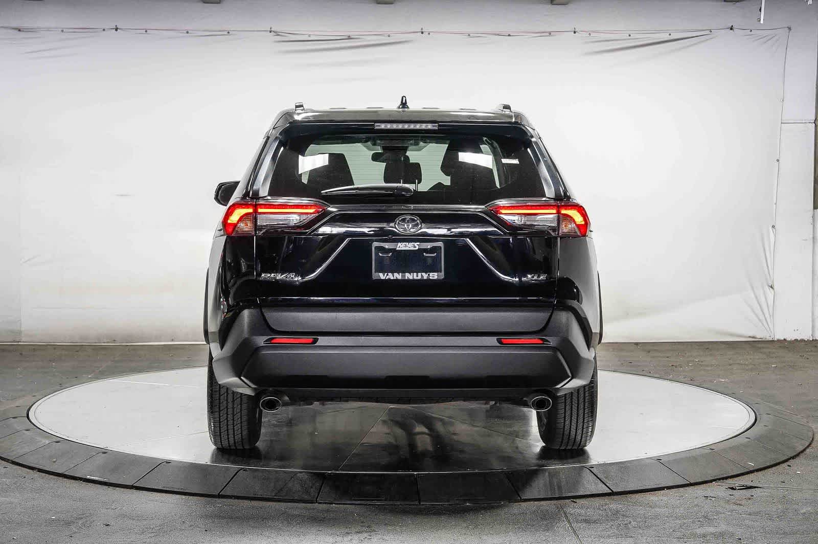 Toyota RAV4 XLE 2024