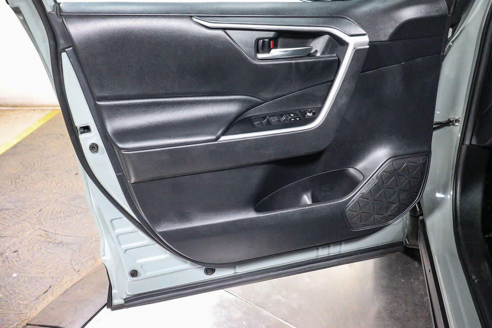 Toyota RAV4 XLE 2020