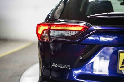 Toyota RAV4 XLE 2024