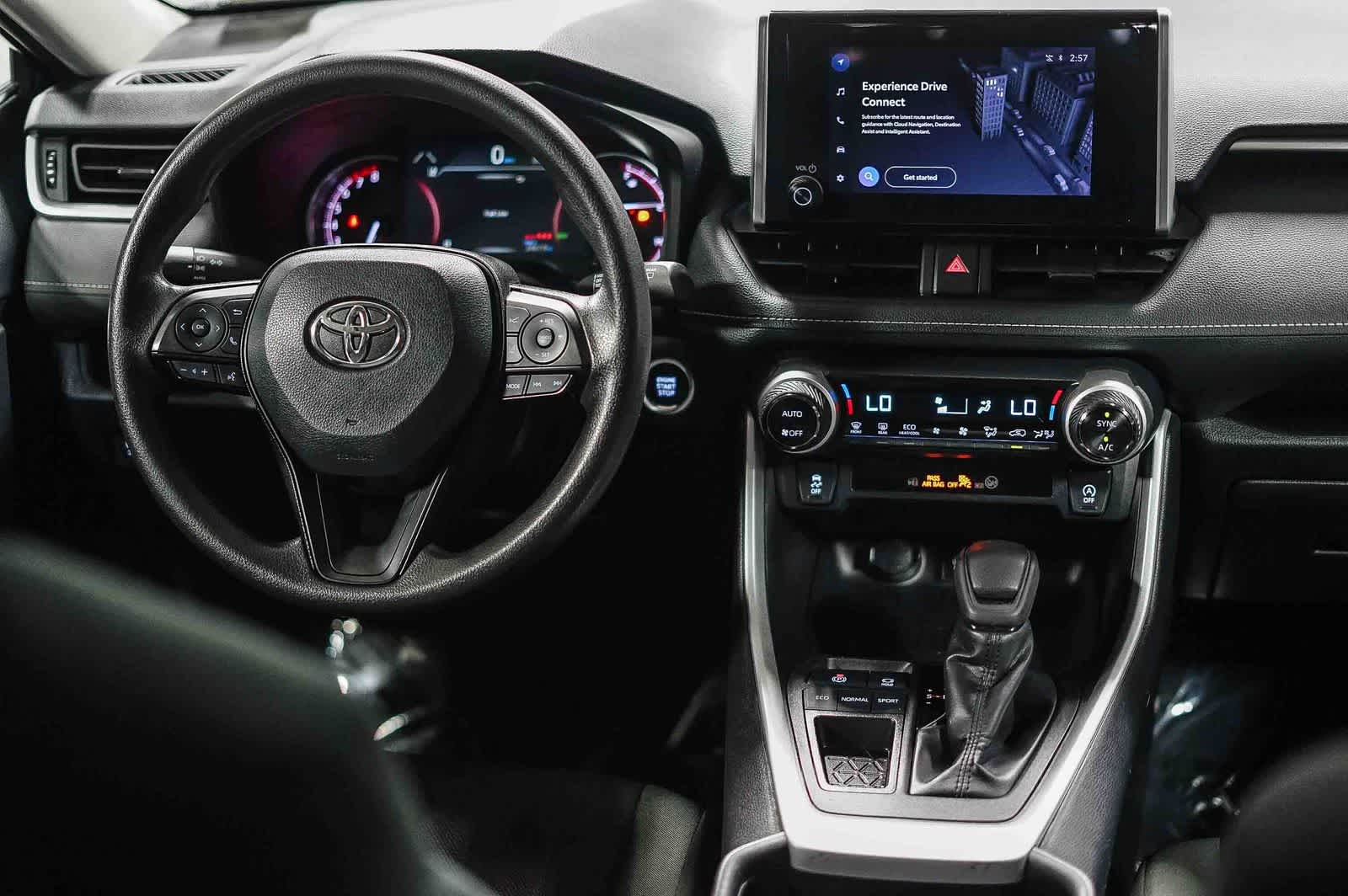Toyota RAV4 XLE 2024