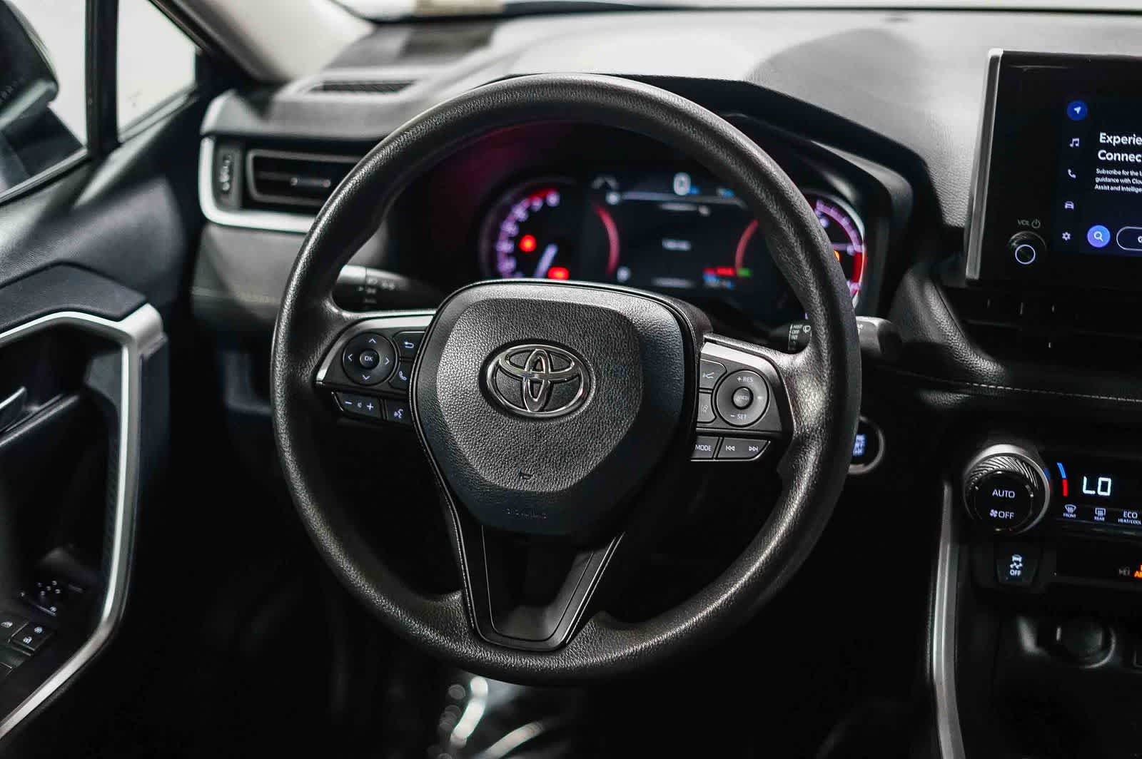 Toyota RAV4 XLE 2024
