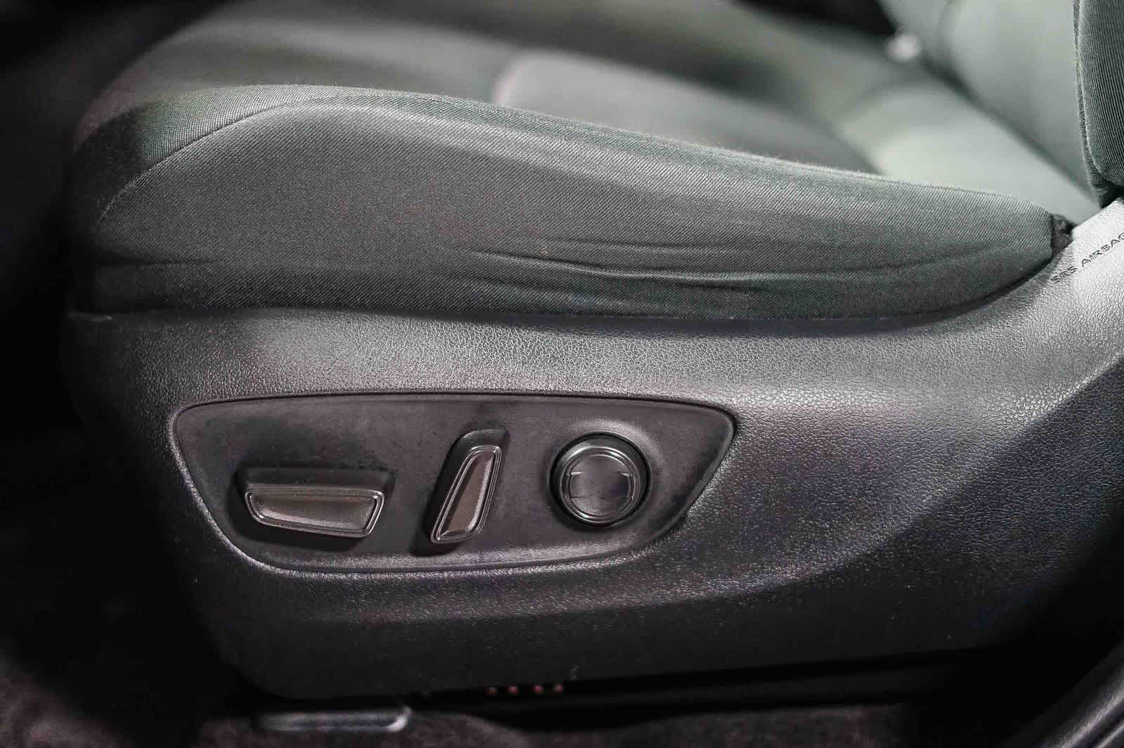 Toyota RAV4 XLE 2024