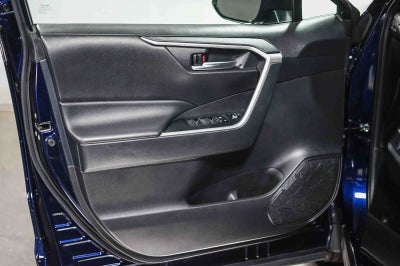 Toyota RAV4 XLE 2024