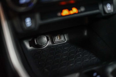 Toyota RAV4 XLE 2024
