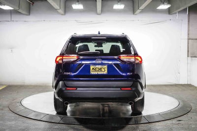 Toyota RAV4 XLE 2024