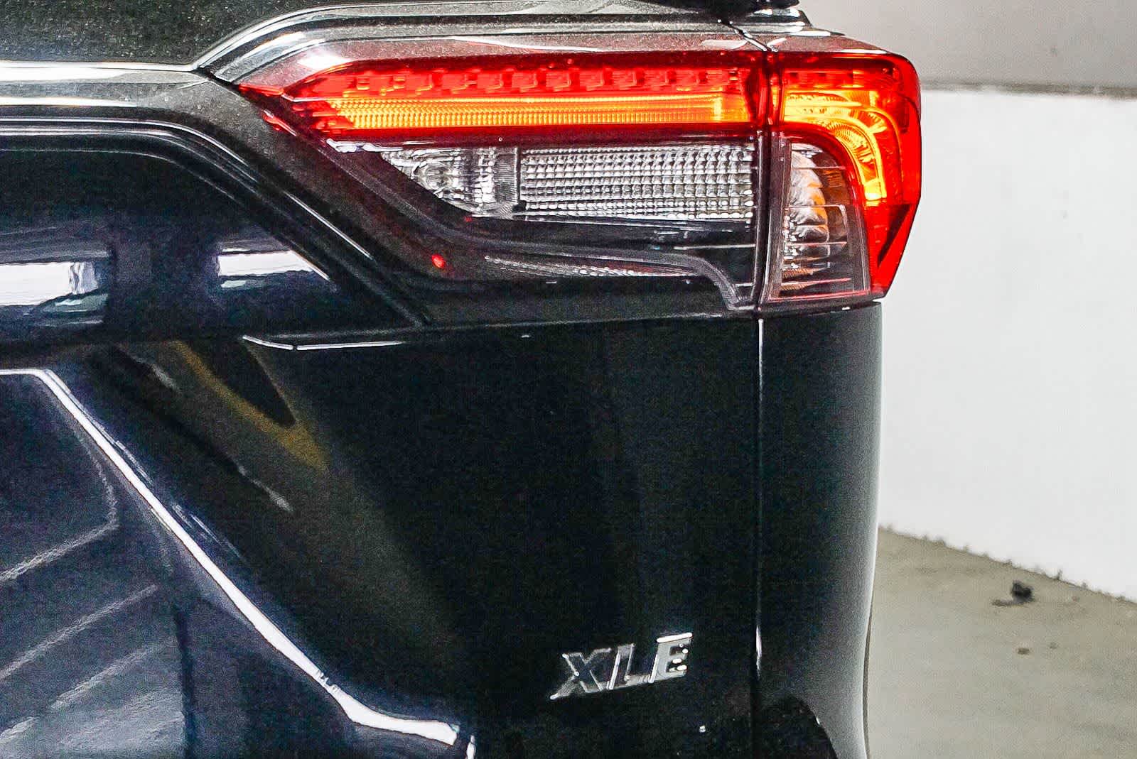 Toyota RAV4 XLE 2024