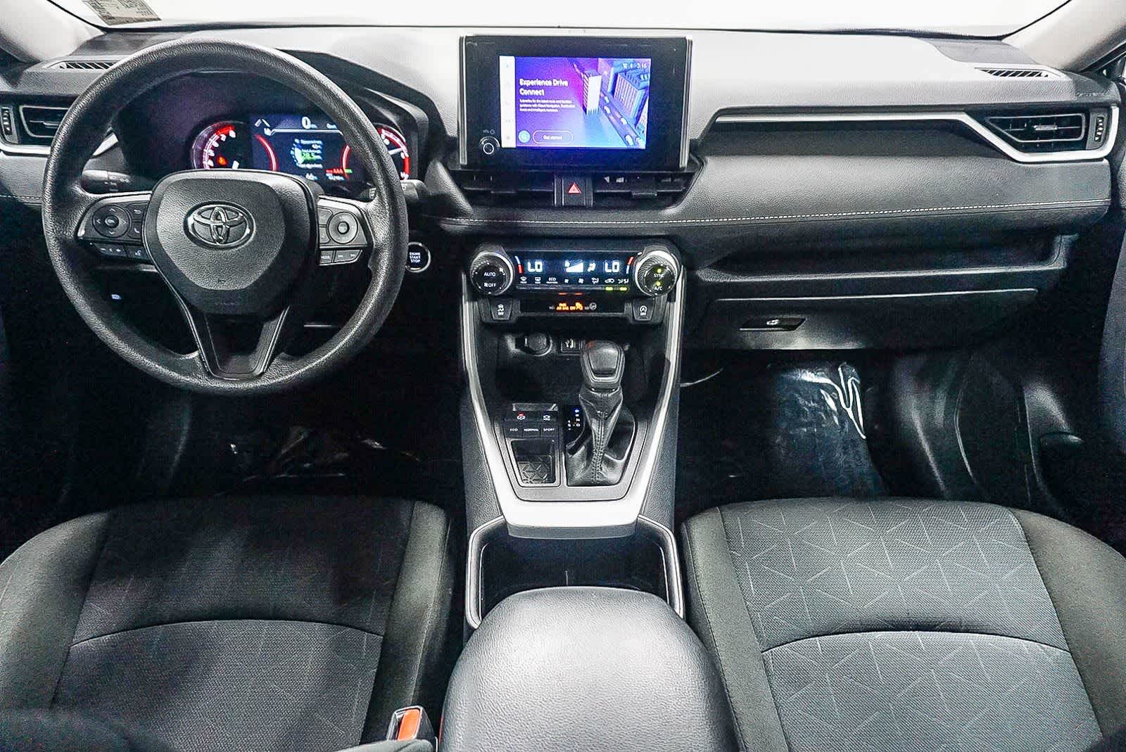 Toyota RAV4 XLE 2024