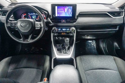 Toyota RAV4 XLE 2024