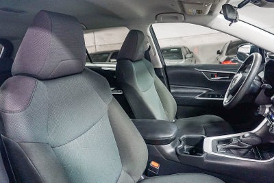 Toyota RAV4 XLE 2024