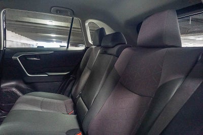 Toyota RAV4 XLE 2024