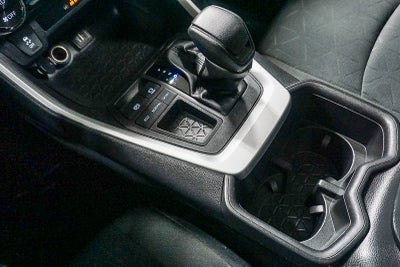 Toyota RAV4 XLE 2024