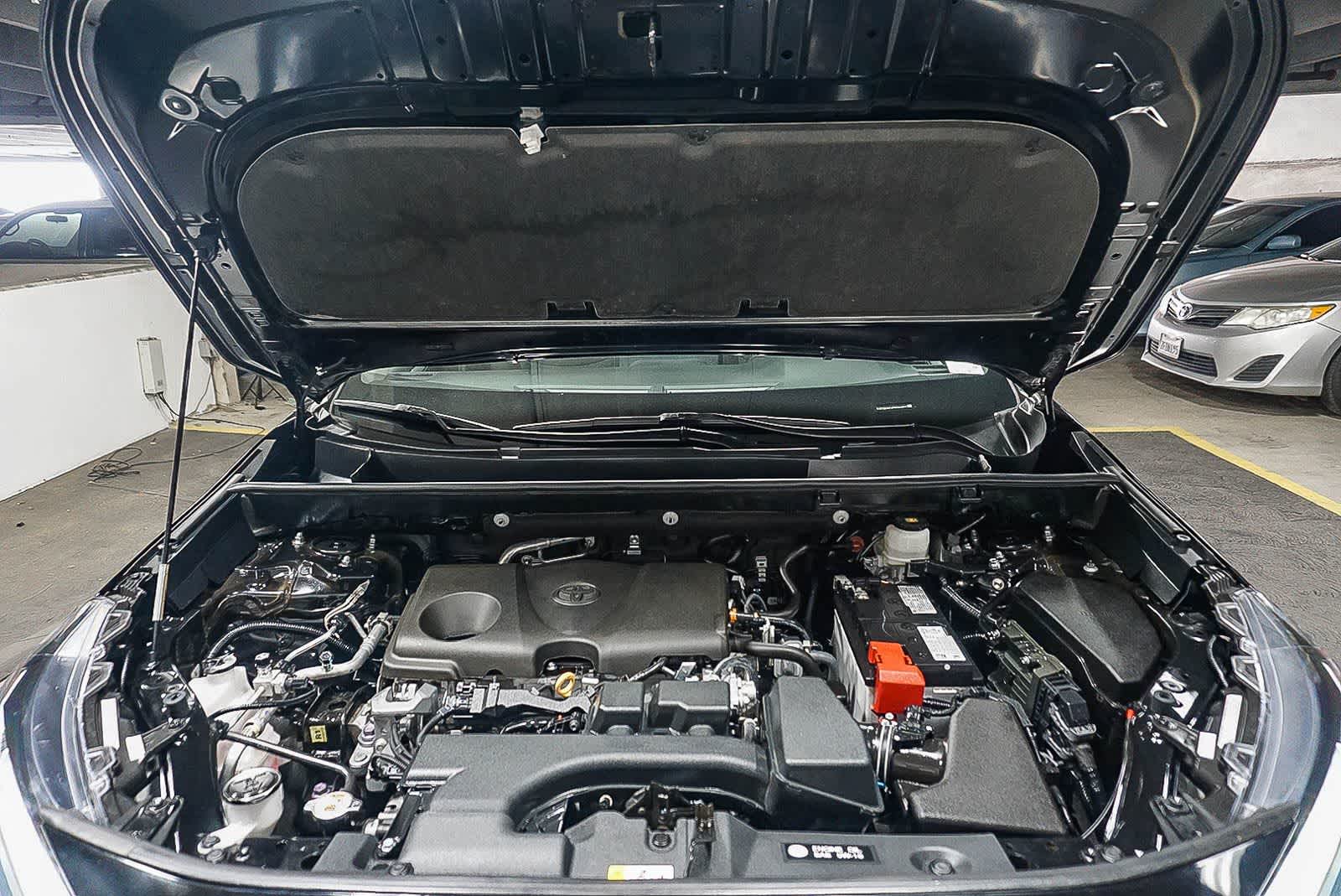 Toyota RAV4 XLE 2024
