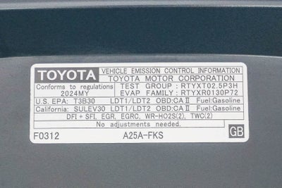 Toyota RAV4 XLE 2024