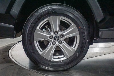 Toyota RAV4 XLE 2024