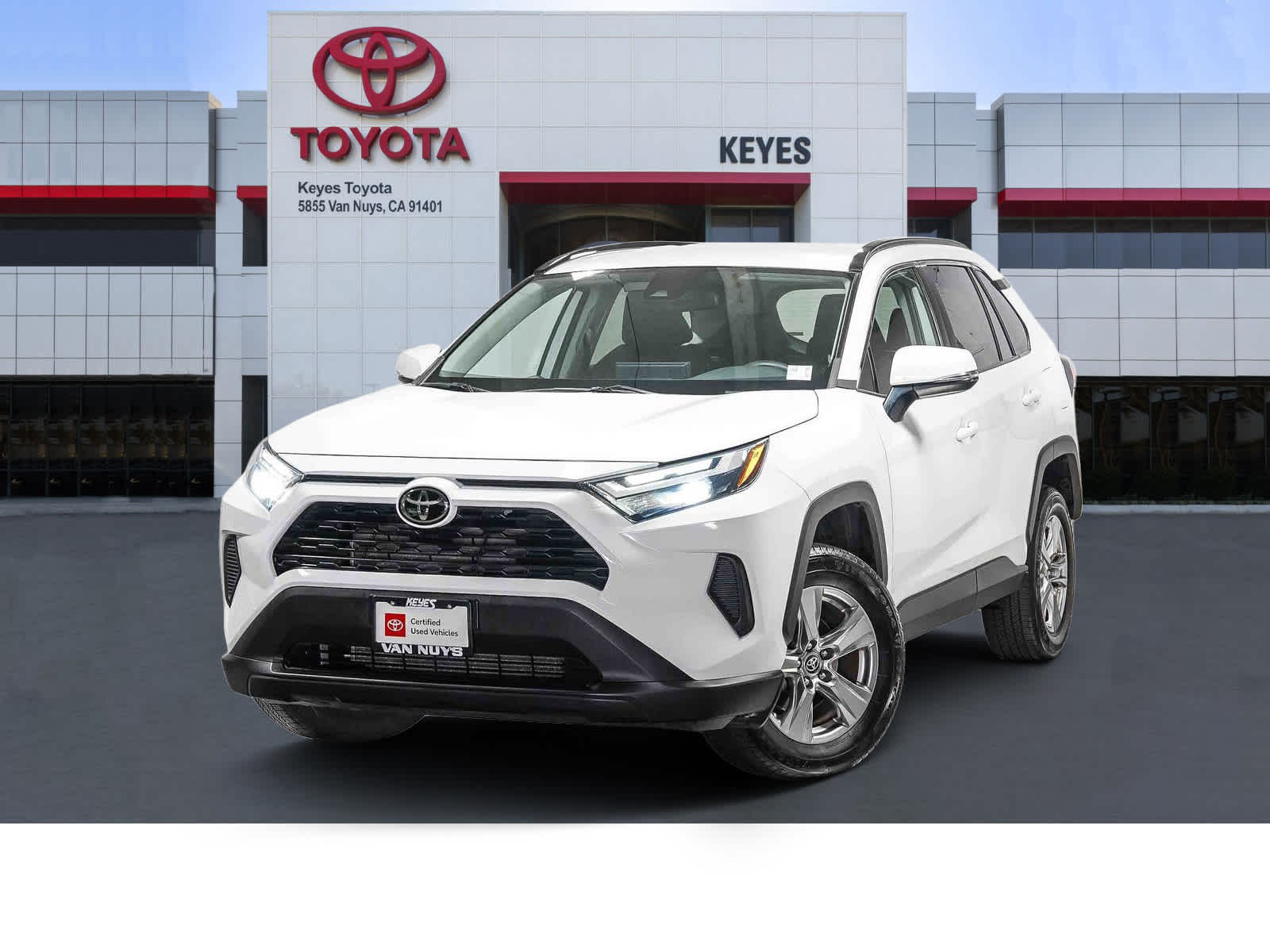 Toyota RAV4 XLE 2024