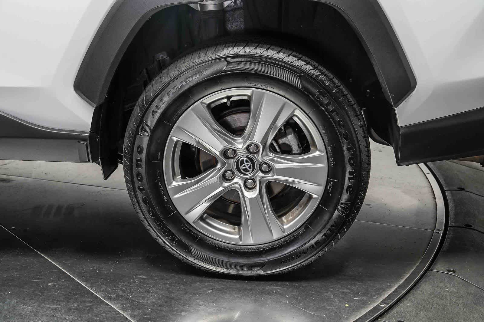 Toyota RAV4 XLE 2024