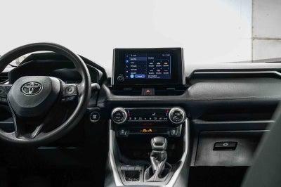 Toyota RAV4 XLE 2024