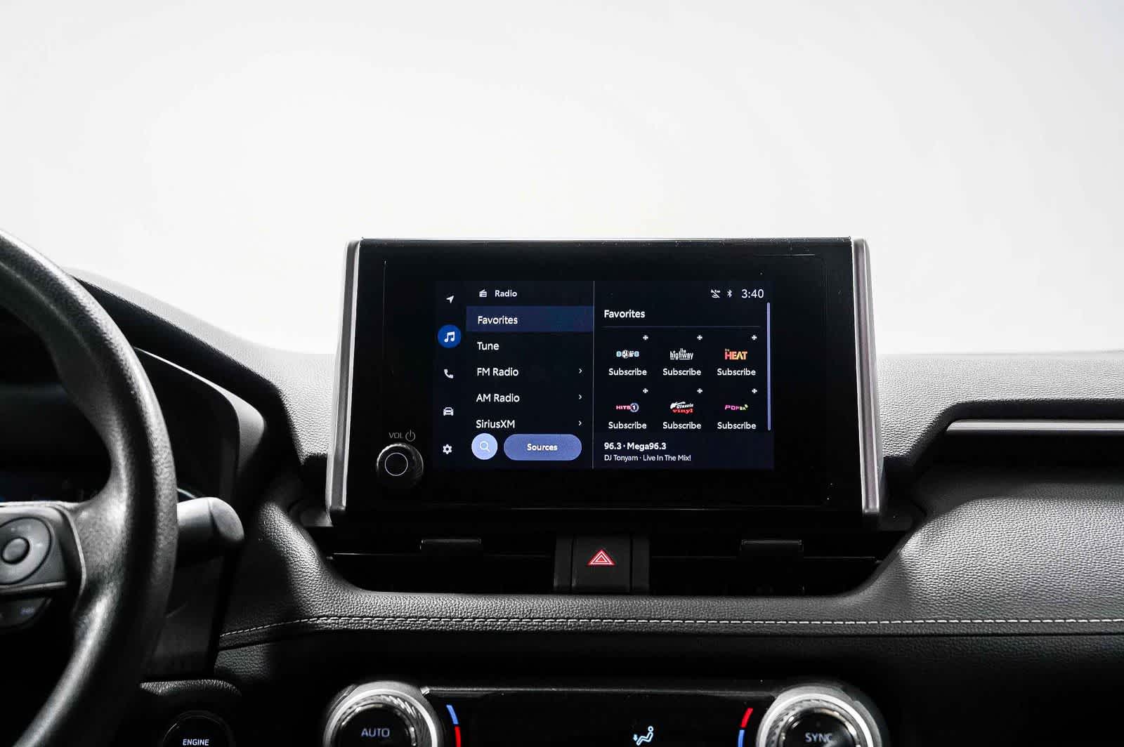 Toyota RAV4 XLE 2024