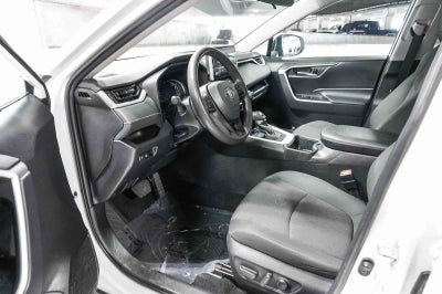 Toyota RAV4 XLE 2024