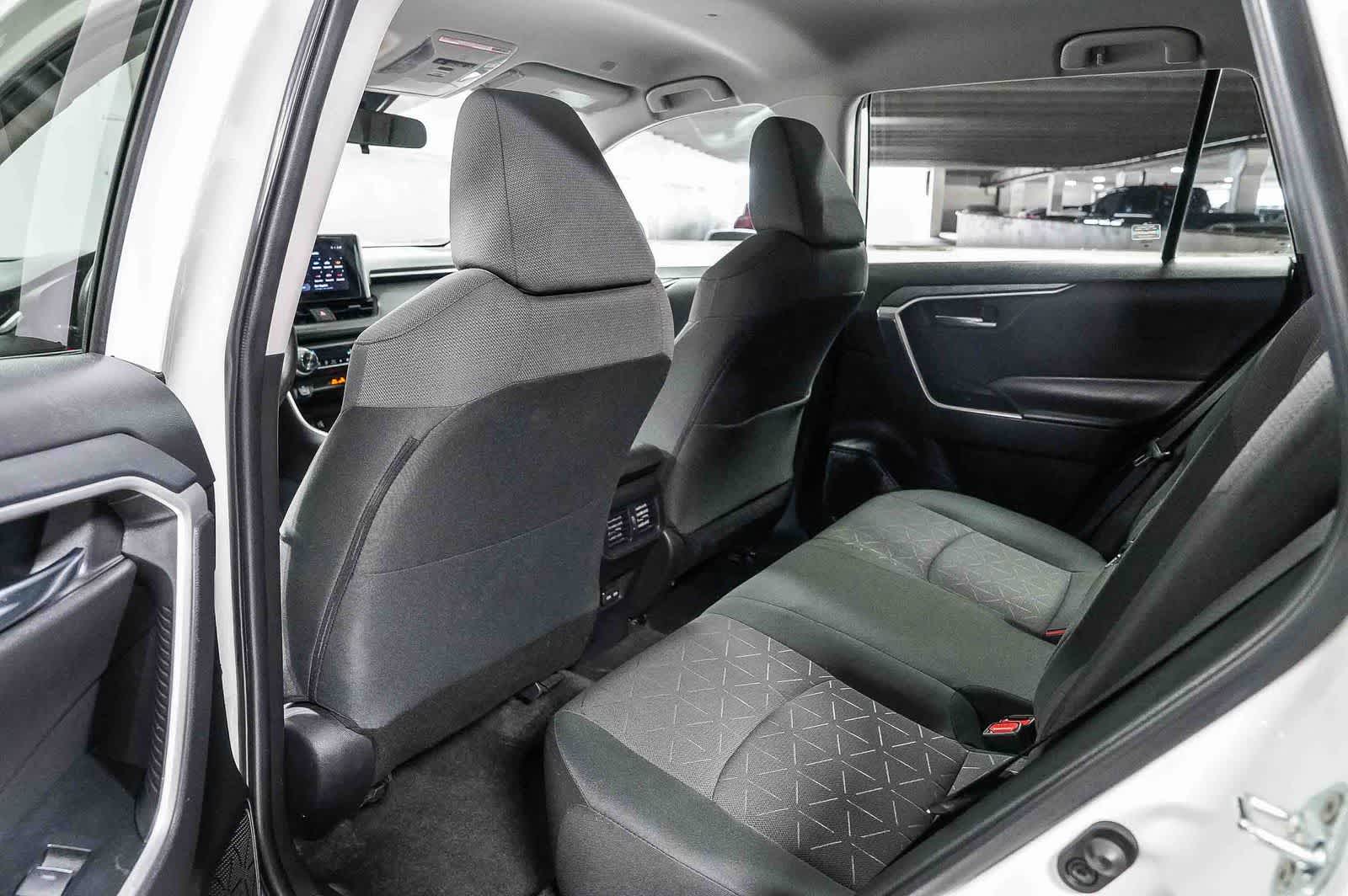 Toyota RAV4 XLE 2024