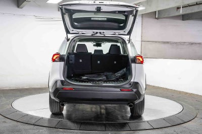 Toyota RAV4 XLE 2024