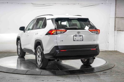 Toyota RAV4 XLE 2024