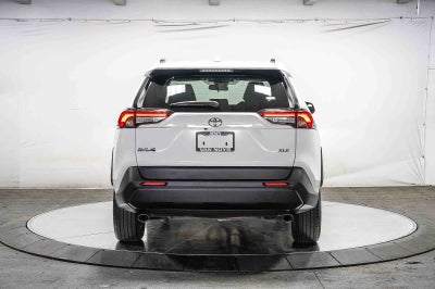 Toyota RAV4 XLE 2024