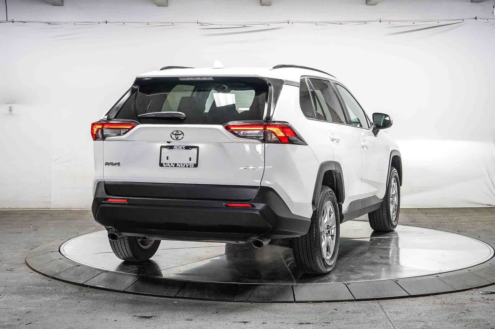 Toyota RAV4 XLE 2024
